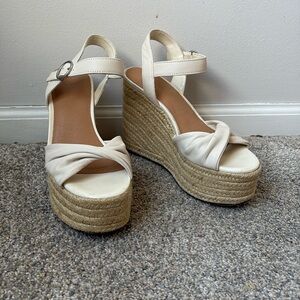 Platform sandals. Size 6. Brand:Crown Vintage